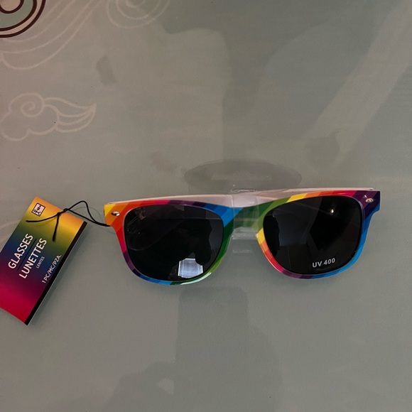 Rainbow Sunglasses new  🌈 - Picture 1 of 4